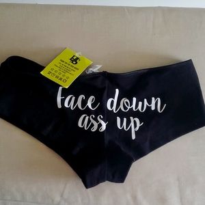 NWT Hipster Panties Ladies Size L